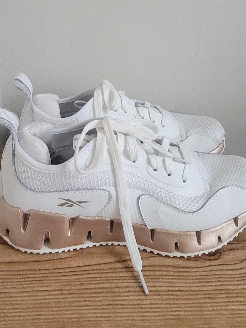Reebok Women’s Training Shoes White/Rose Gold Size 8 - Picture 4 of 9